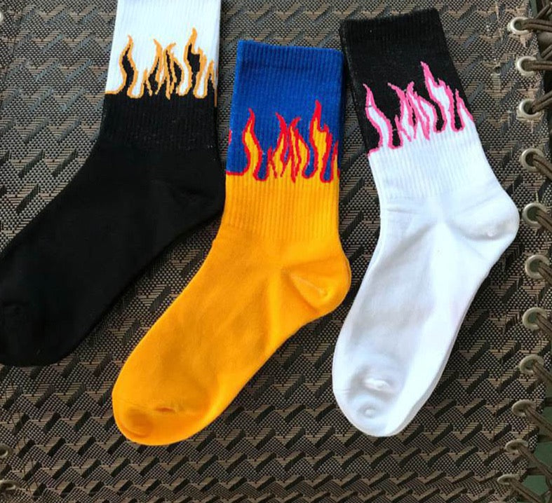 Contrast Flames Socks